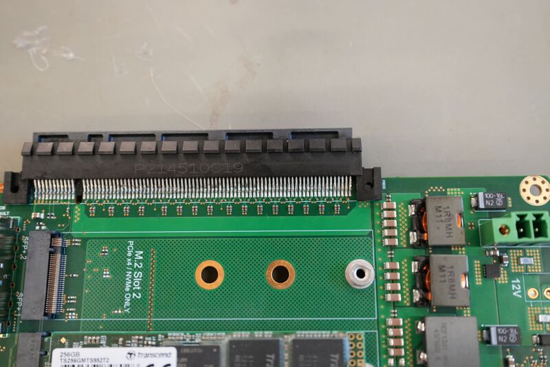 Datei:OPNsense PCIe-Slot vorne.jpg