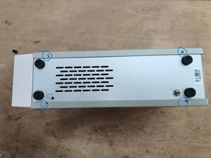 PeakTech 6065 Schrauben Rückseite.jpg